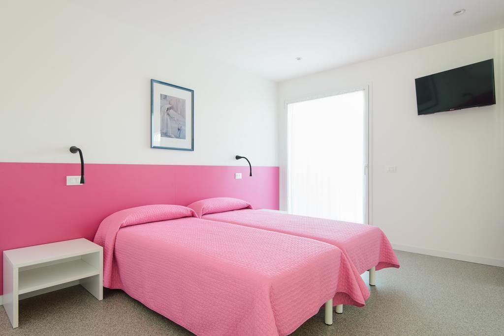 Apartamento Residenza Edda Lignano Sabbiadoro Habitación foto